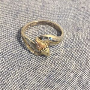 Black hills Sterling 10k gold leaves ring size 8